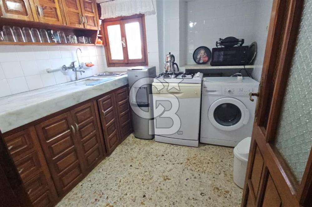 Urla, Atatürk Mahallesinde Eşyalı Kiralık 3+1 Daire