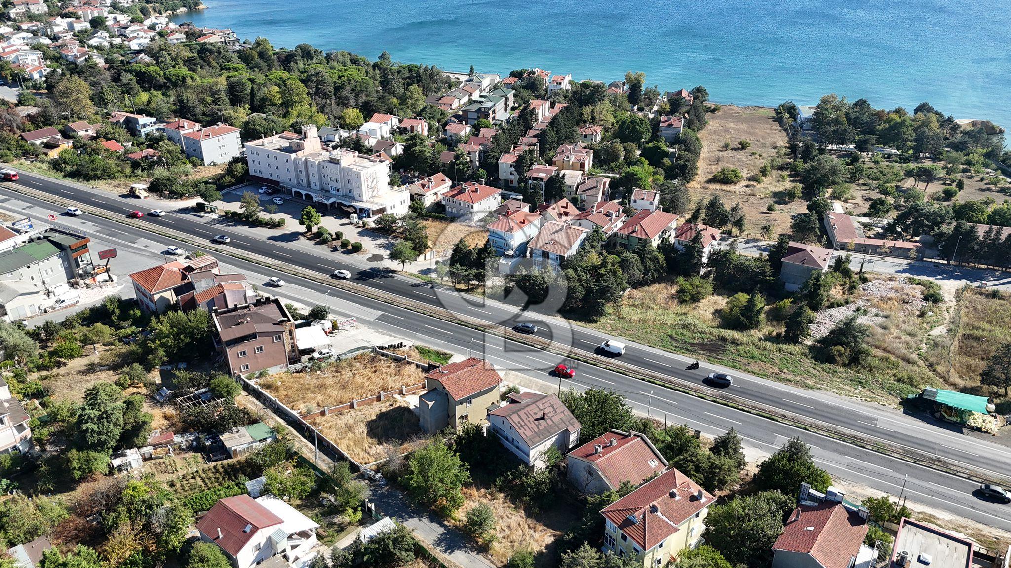 BÜYÜKÇEKMECE KUMBURGAZ E5 CEPHE 341 M² ARSA