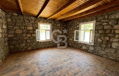 KÖYCEĞİZ EKİNCİK KOYU'NDA 1.300M² ARSA İÇİNDE TAŞ EV