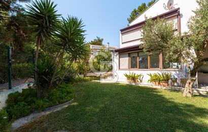 Güzelbahçe Yelki Mh Site İçerisinde Doğayla İç İçe Satılık Villa