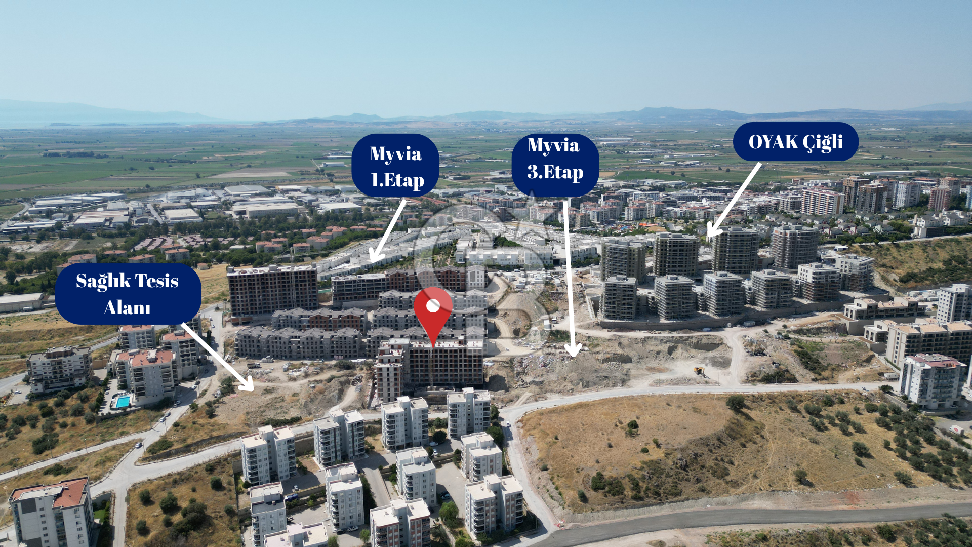 Çiğli'de Kompleks Site Projesinde Havuzlu Satılık 1+1 Daire