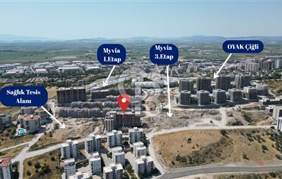 Çiğli'de Kompleks Site Projesinde Havuzlu Satılık 1+1 Daire