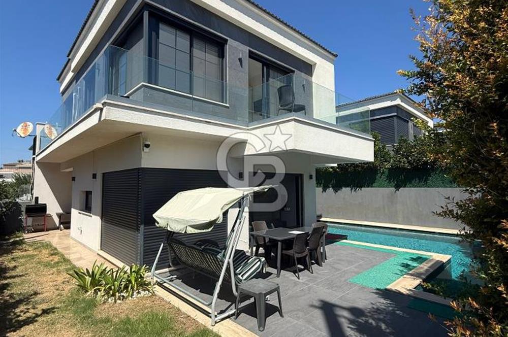 MÜSTAKİL HAVUZLU  4 CEPHELİ 225 m² LÜKS VİLLA