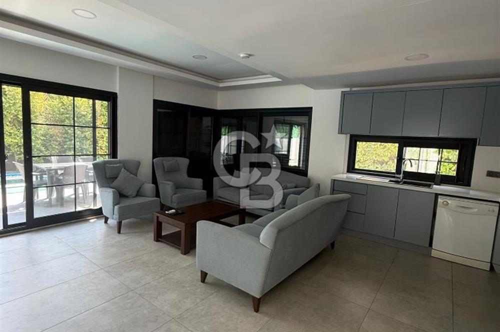 MÜSTAKİL HAVUZLU  4 CEPHELİ 225 m² LÜKS VİLLA
