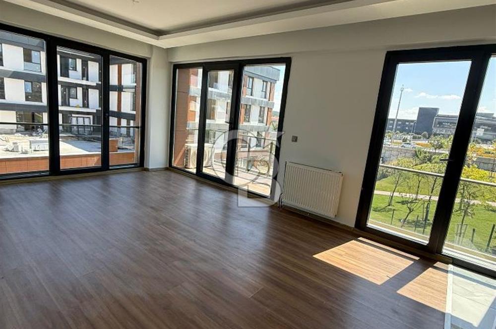 MİA PORTTA EMİN EVE UYGUN HAVALİMANINA YAKIN, 2+1 SATILIK