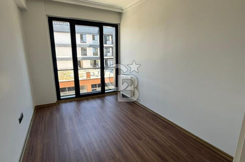 MİA PORTTA EMİN EVE UYGUN HAVALİMANINA YAKIN, 2+1 SATILIK