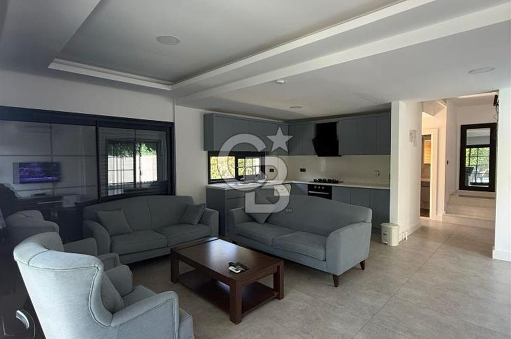MÜSTAKİL HAVUZLU  4 CEPHELİ 225 m² LÜKS VİLLA