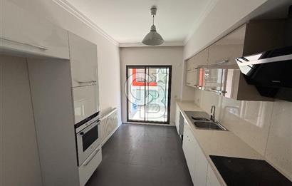 Mansuroğlu Mahallesi’nin prestijli ve merkezi konumunda, geniş kullanım alanı 3+1 kiralık daire