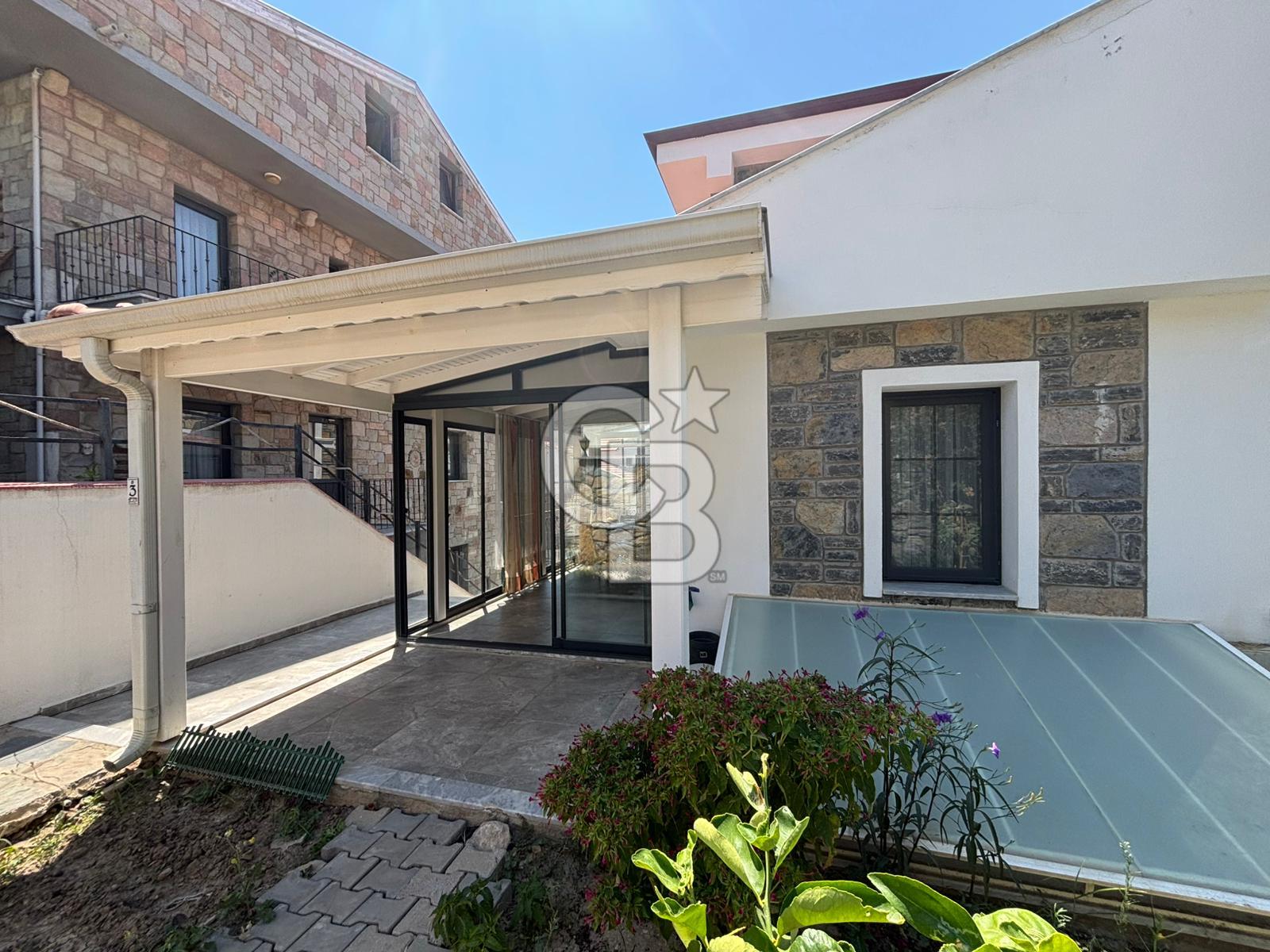 Datça Merkez'de Kiralık 1+1 Geniş Verandalı Eşyalı Daire