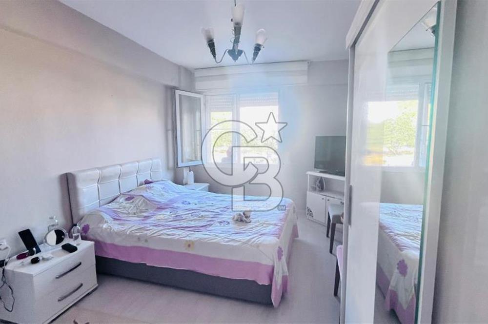 Denize 500 Metre....Doğa manzaralı 2+1 Çift Cepheli Daire.