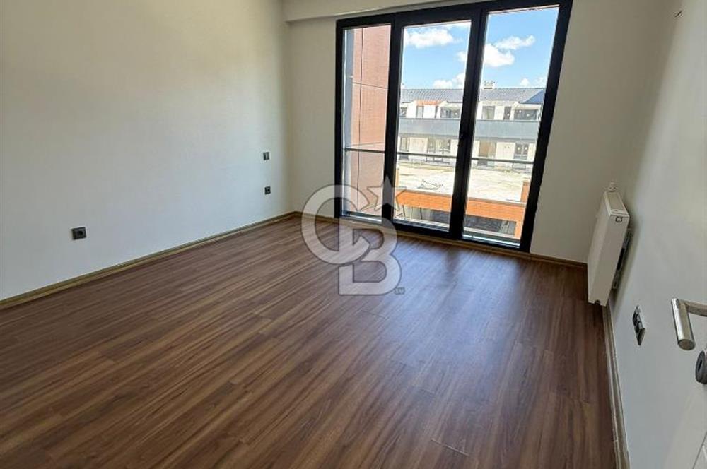 MİA PORTTA EMİN EVE UYGUN HAVALİMANINA YAKIN, 2+1 SATILIK