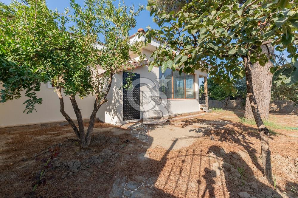 Emiralem'de Geniş Bahçeli Kiralık Müstakil Villa