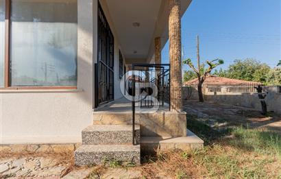 Emiralem'de Geniş Bahçeli Kiralık Müstakil Villa