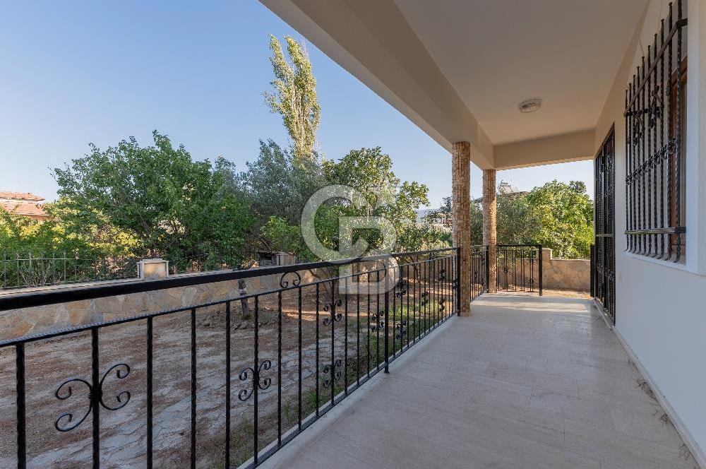 Emiralem'de Geniş Bahçeli Kiralık Müstakil Villa