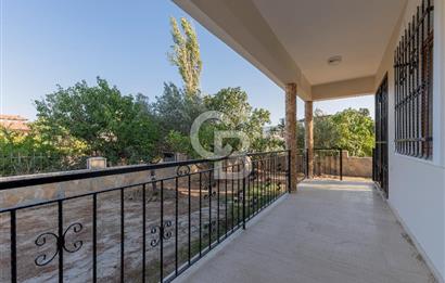 Emiralem'de Geniş Bahçeli Kiralık Müstakil Villa