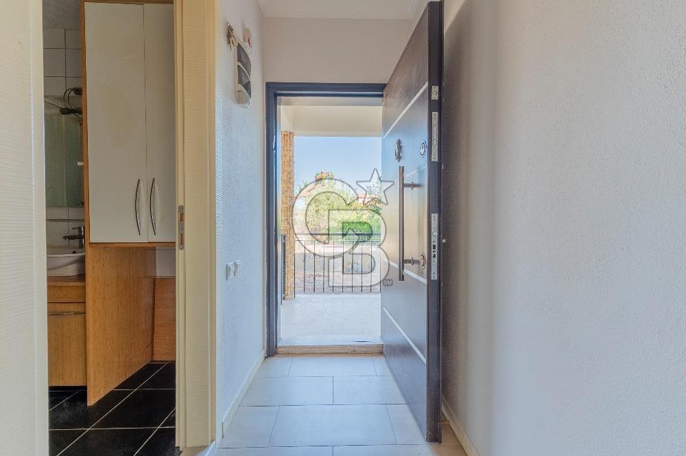 Emiralem'de Geniş Bahçeli Kiralık Müstakil Villa
