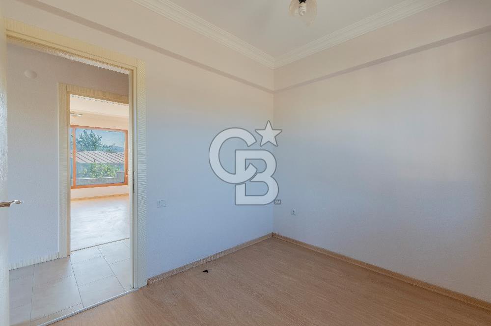 Emiralem'de Geniş Bahçeli Kiralık Müstakil Villa
