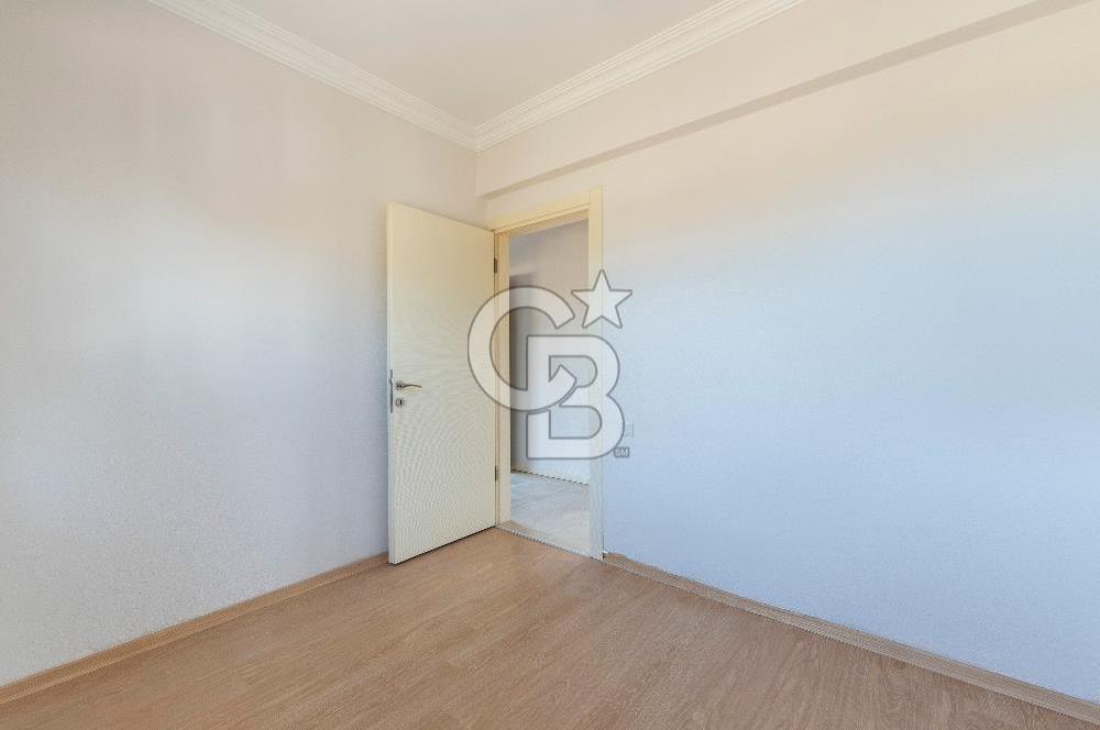 Emiralem'de Geniş Bahçeli Kiralık Müstakil Villa