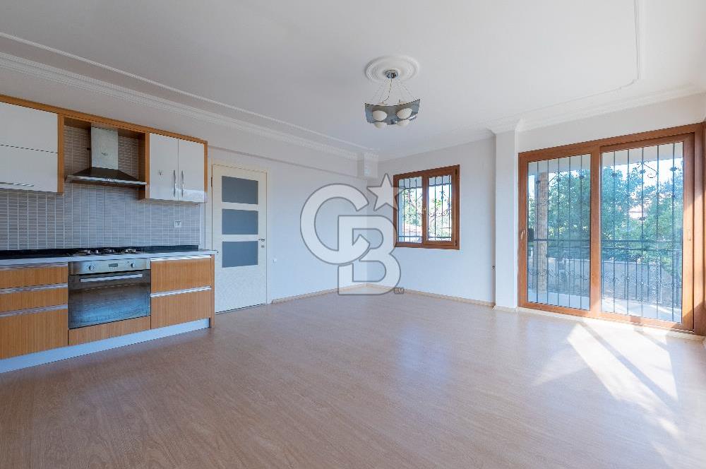 Emiralem'de Geniş Bahçeli Kiralık Müstakil Villa