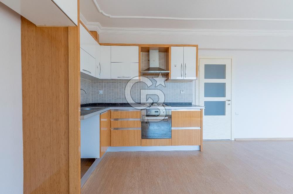 Emiralem'de Geniş Bahçeli Kiralık Müstakil Villa