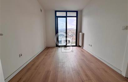 MODDA BULVAR DA EBEVEYN BANYOLU 2+1 DAİRE