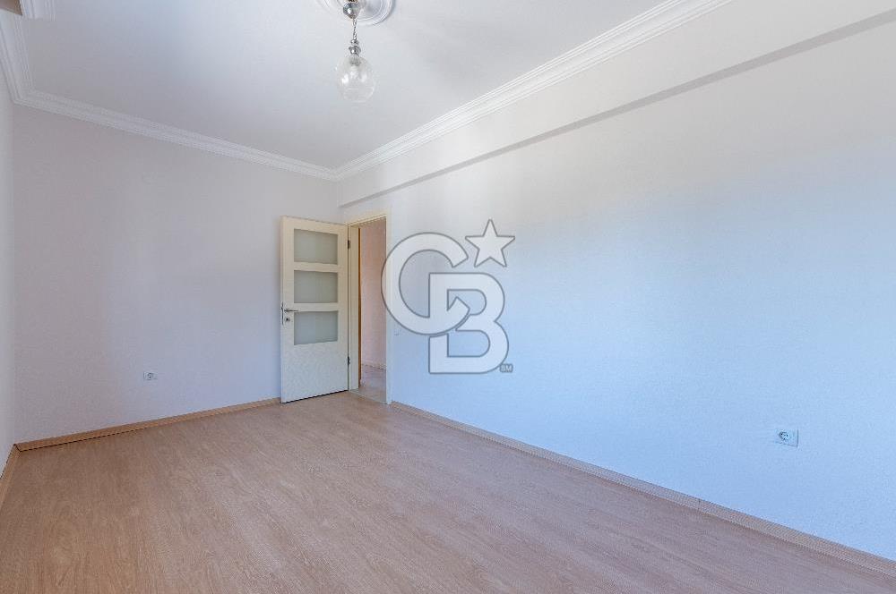 Emiralem'de Geniş Bahçeli Kiralık Müstakil Villa