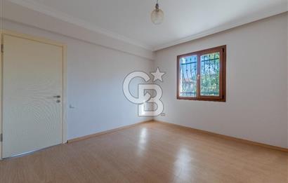 Emiralem'de Geniş Bahçeli Kiralık Müstakil Villa