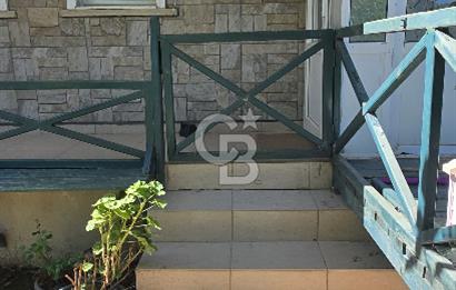 Cunda Üstünkent Sitesinde Özel Plajlı, Geniş Bahçeli Villa
