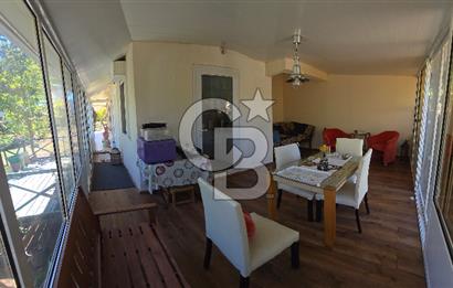 Cunda Üstünkent Sitesinde Özel Plajlı, Geniş Bahçeli Villa