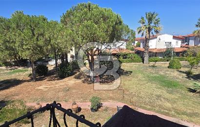 Cunda Üstünkent Sitesinde Özel Plajlı, Geniş Bahçeli Villa