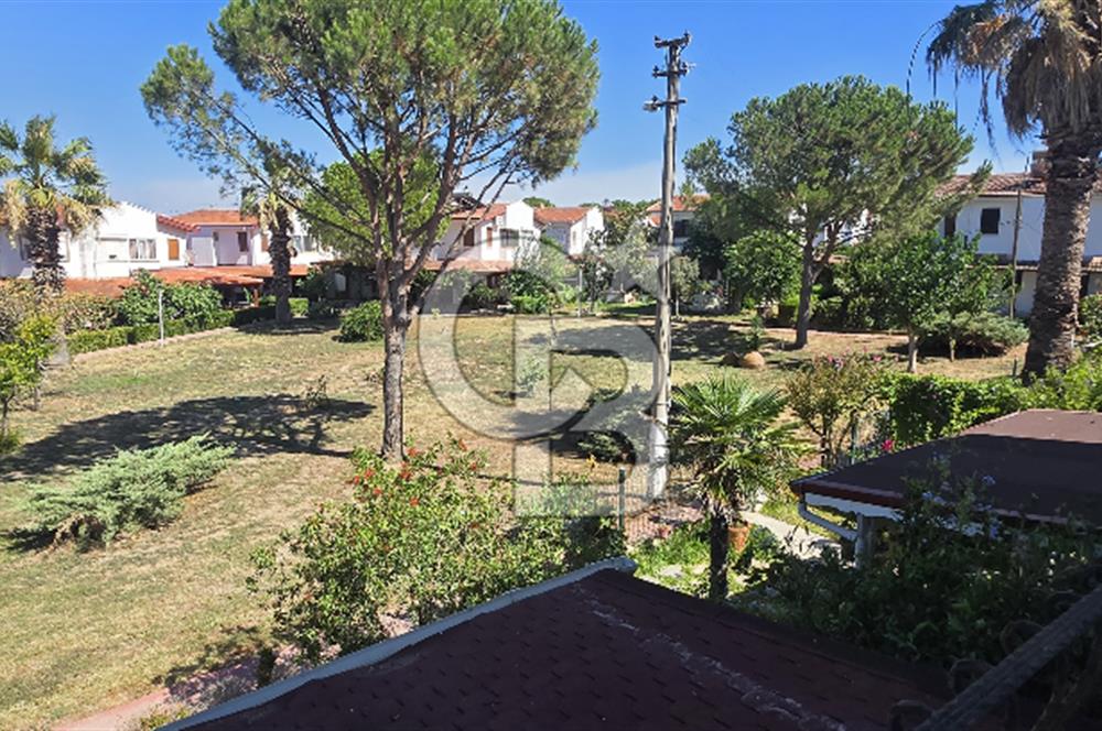 Cunda Üstünkent Sitesinde Özel Plajlı, Geniş Bahçeli Villa