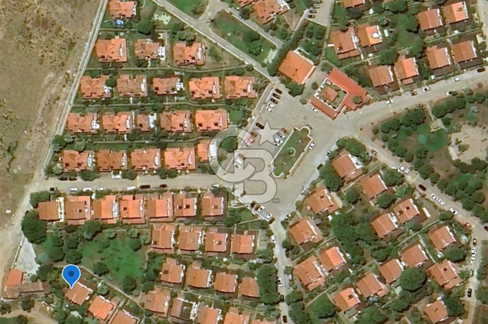Cunda Üstünkent Sitesinde Özel Plajlı, Geniş Bahçeli Villa