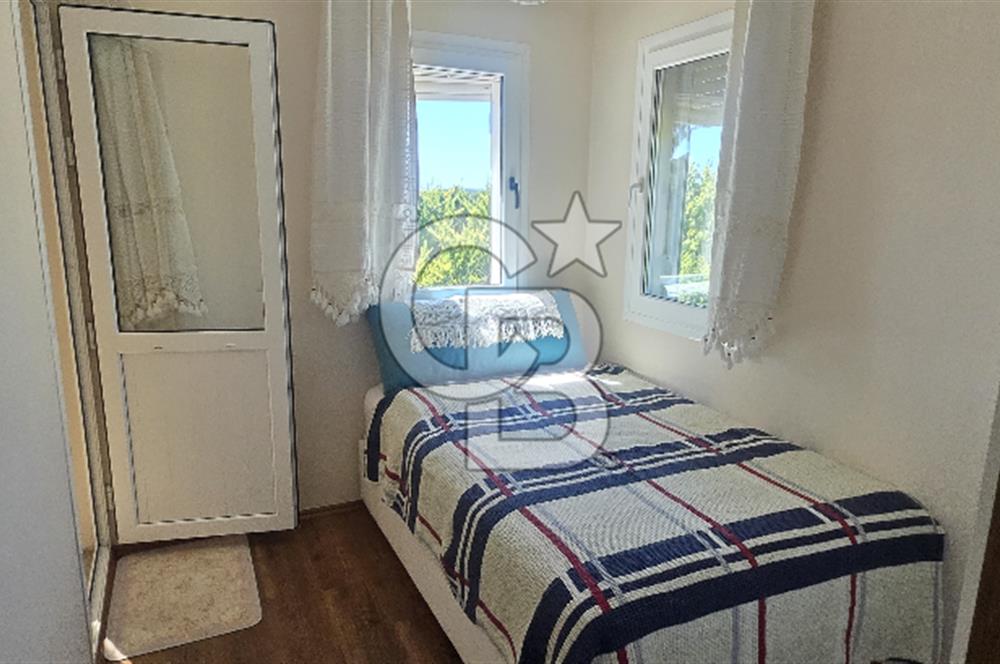 Cunda Üstünkent Sitesinde Özel Plajlı, Geniş Bahçeli Villa