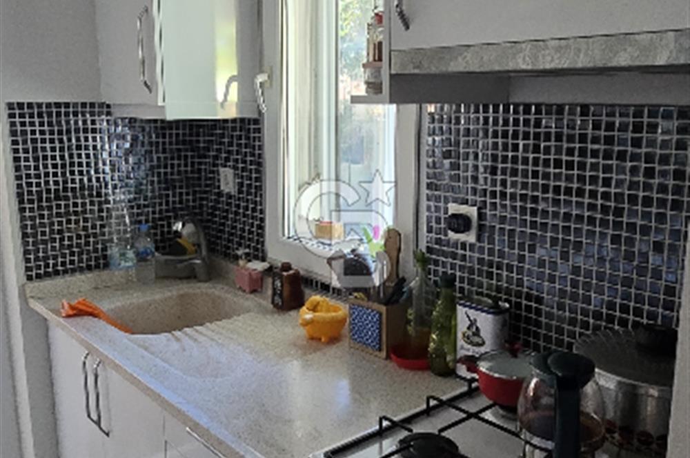 Cunda Üstünkent Sitesinde Özel Plajlı, Geniş Bahçeli Villa