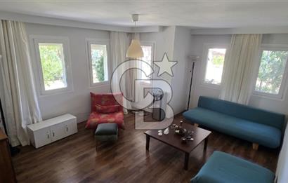 Cunda Üstünkent Sitesinde Özel Plajlı, Geniş Bahçeli Villa