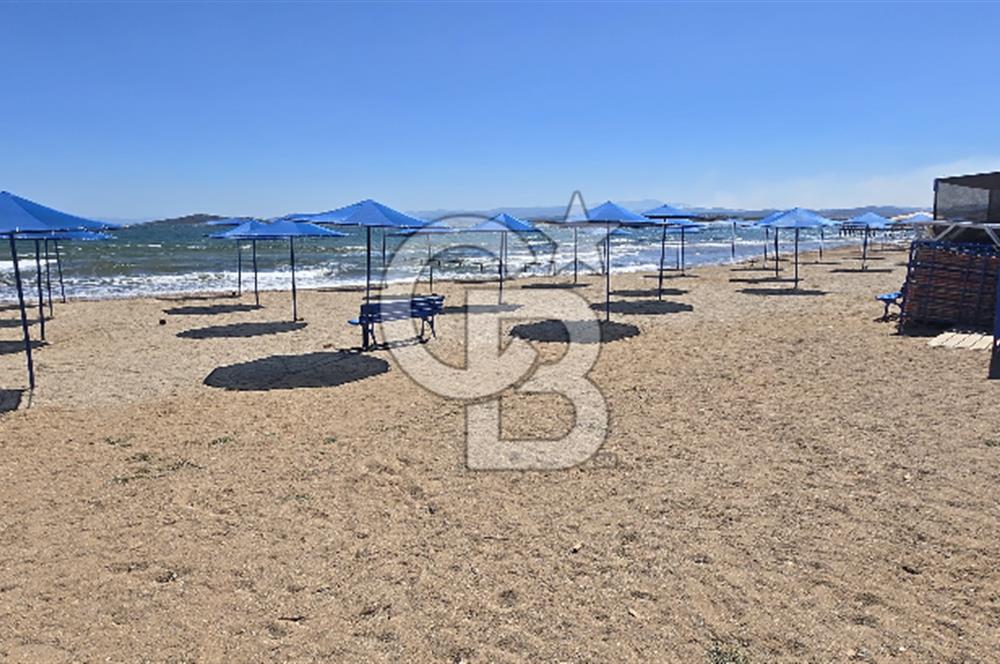 Cunda Üstünkent Sitesinde Özel Plajlı, Geniş Bahçeli Villa