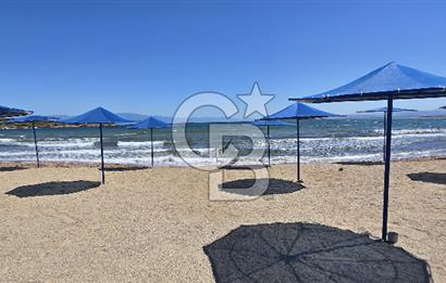 Cunda Üstünkent Sitesinde Özel Plajlı, Geniş Bahçeli Villa