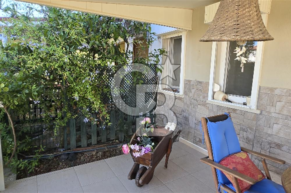 Cunda Üstünkent Sitesinde Özel Plajlı, Geniş Bahçeli Villa