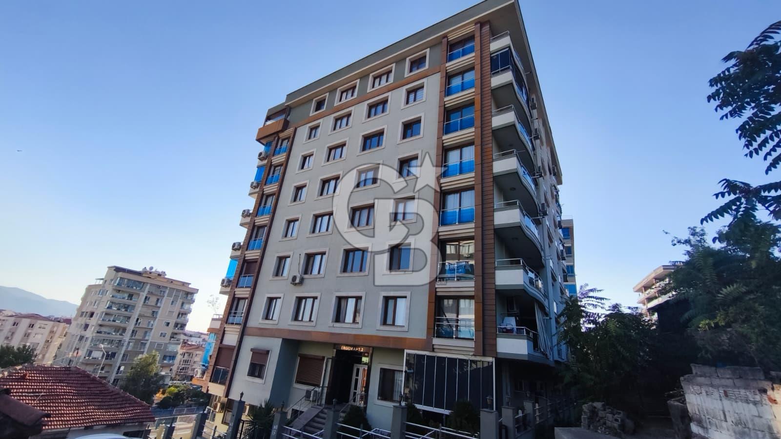 ANADOLU CADDESİ ÜZERİ | ALAYBEY SAHİLE 300 MT | GENÇ BİNADA SATILIK 3+1 DAİRE