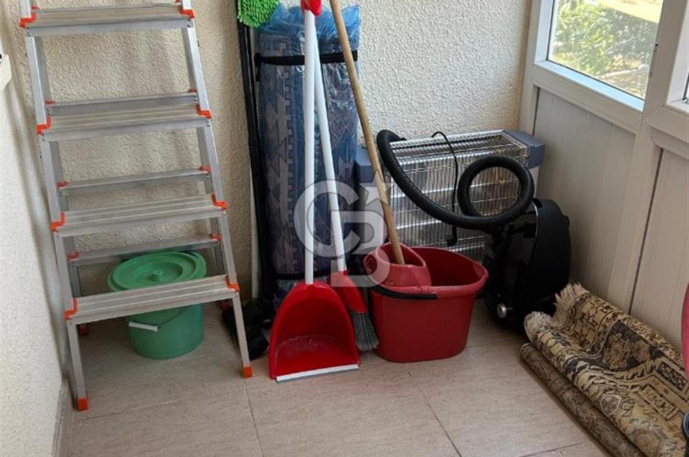 Cunda Üstünkent Sitesinde Özel Plajlı, Geniş Bahçeli Villa