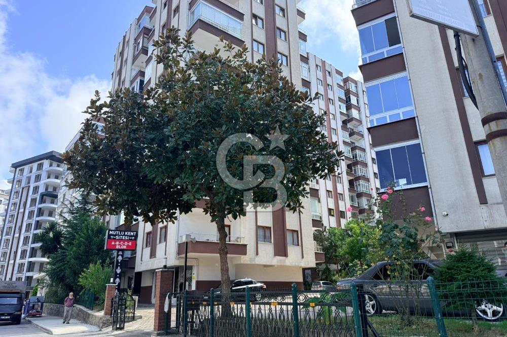 YILDIZLI 'da Deniz Manzaralı Muhteşem Konumlu 3+1 Fırsat Daire !