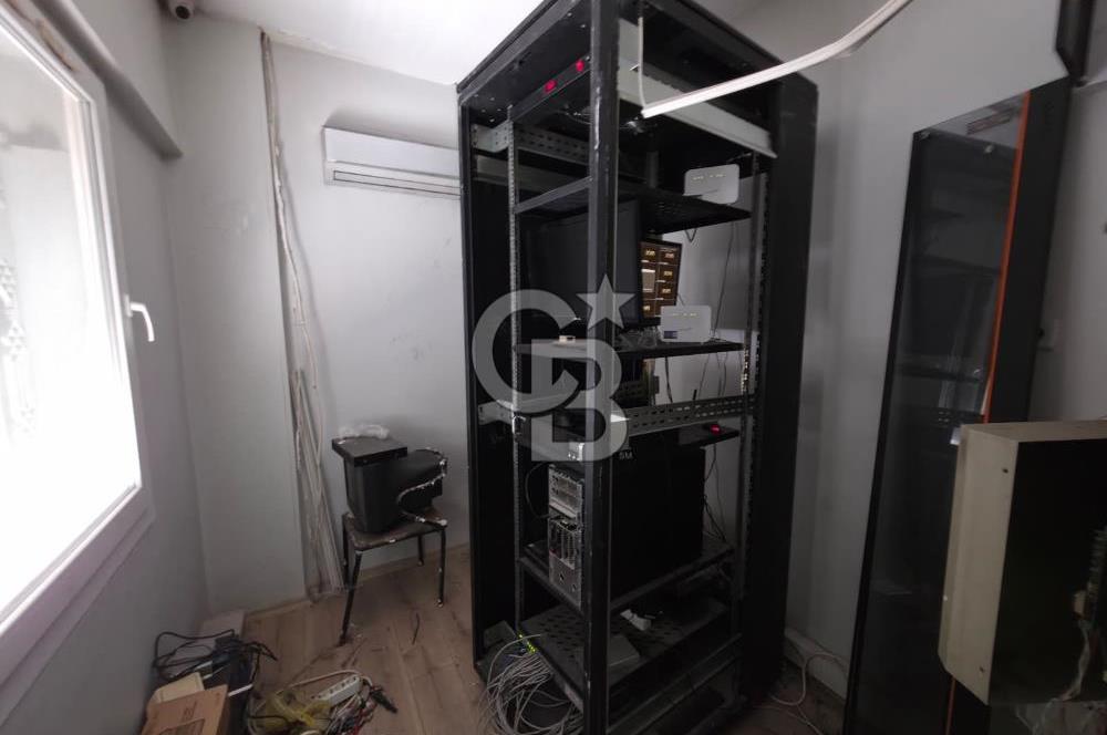 KARABAĞLAR SANAYİ SİTESİ’NDE 3 KATLI, 414 M² KİRALIK İŞ YERİ