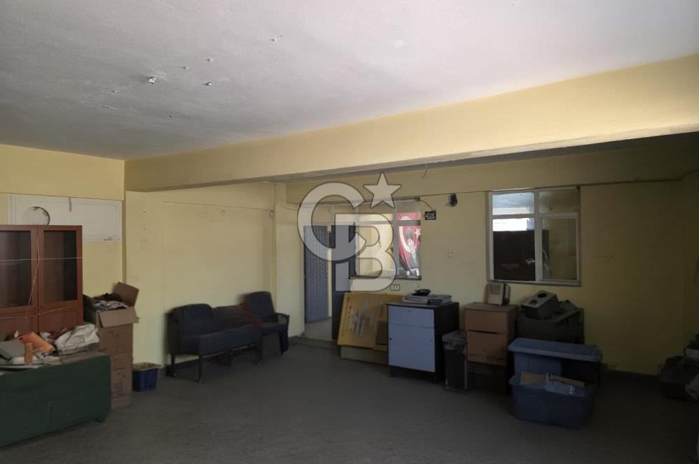 KARABAĞLAR SANAYİ SİTESİ’NDE 3 KATLI, 414 M² KİRALIK İŞ YERİ