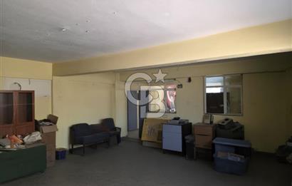 KARABAĞLAR SANAYİ SİTESİ’NDE 3 KATLI, 414 M² KİRALIK İŞ YERİ