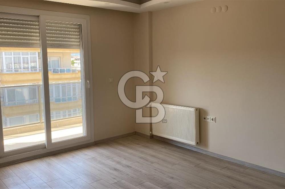 Menderes Cüneytbey'de Satılık Geniş Aydınlık 3+1 Daire