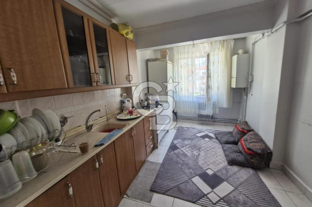 PENDİK GÜZELYALI'DA SATILIK 2+1 YATIRIMLIK DAİRE