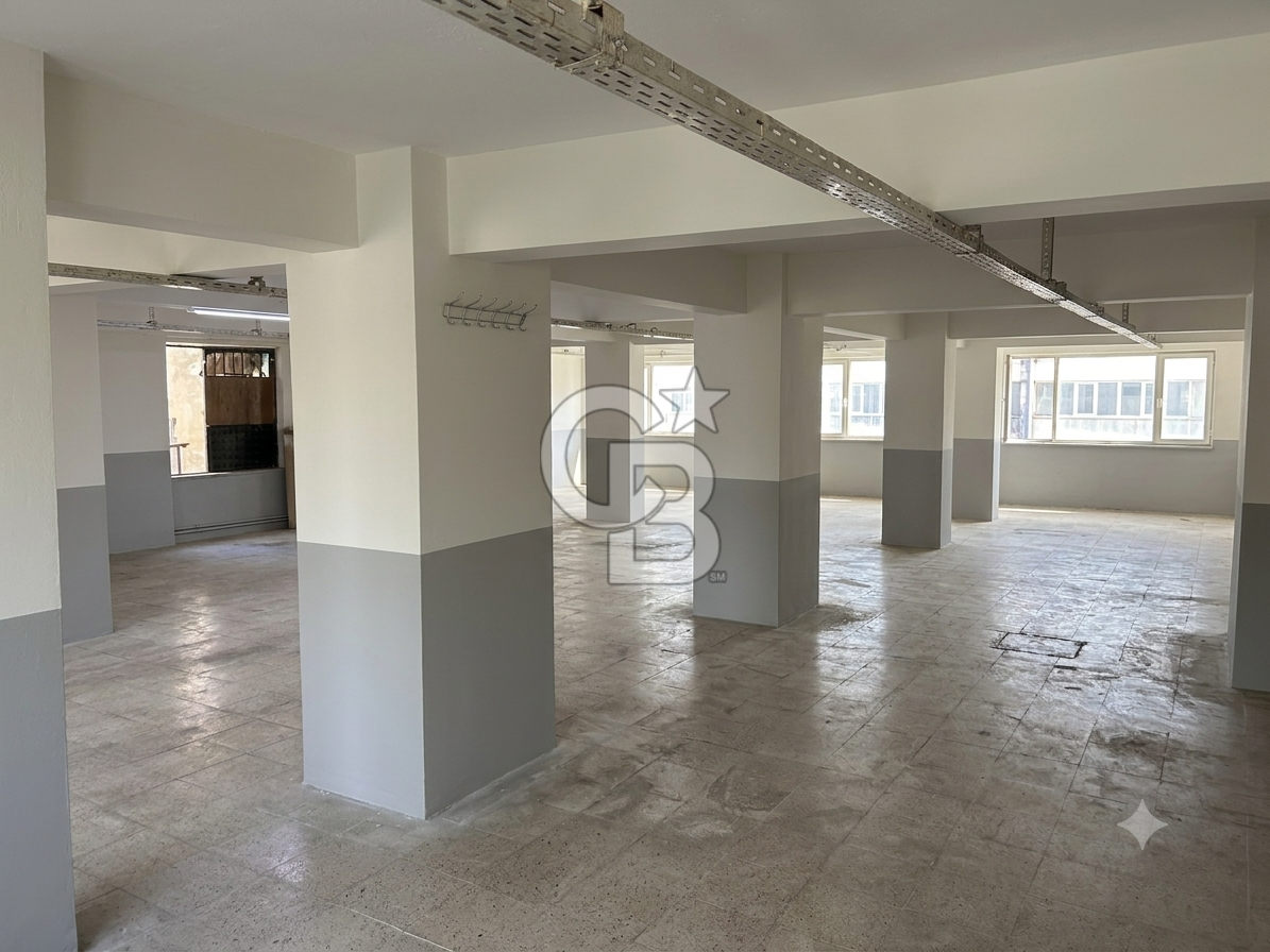 Üsküdar Kirazlıtepe Merkezi Konumda 236 m² Kiralık İş Yeri