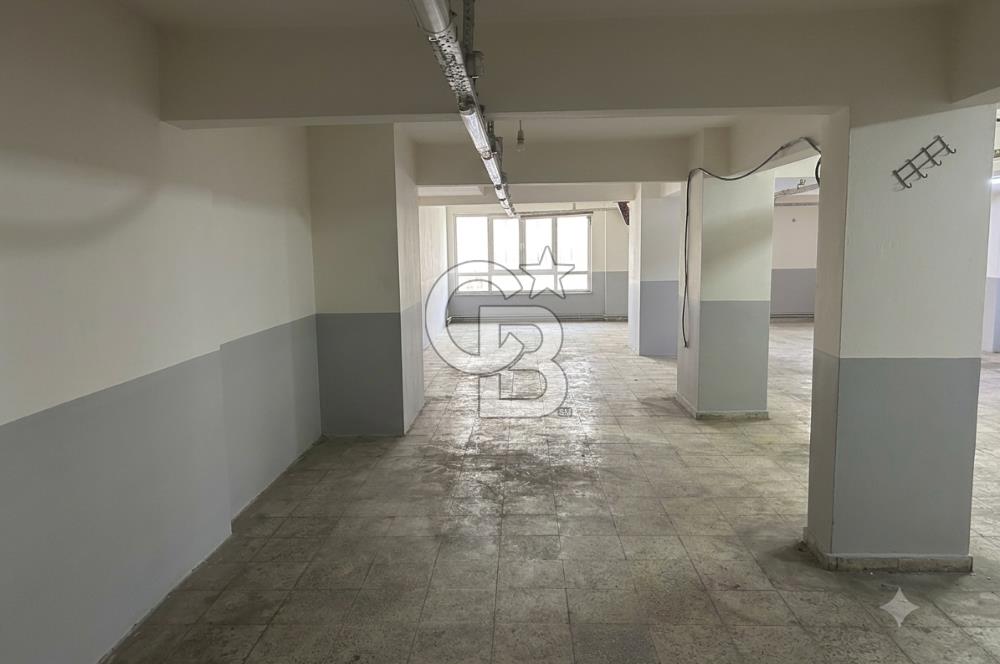 Üsküdar Kirazlıtepe Merkezi Konumda 236 m² Kiralık İş Yeri