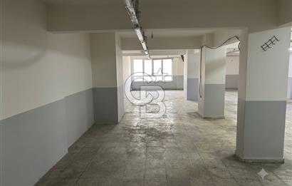 Üsküdar Kirazlıtepe Merkezi Konumda 236 m² Kiralık İş Yeri
