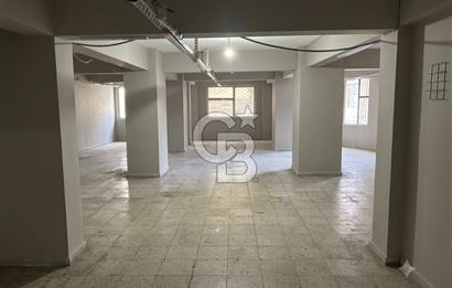 Üsküdar Kirazlıtepe Merkezi Konumda 236 m² Kiralık İş Yeri